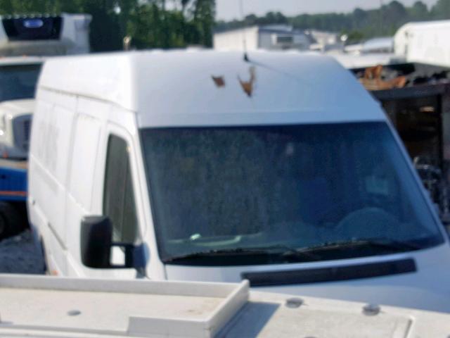 WDYPD744955801193 - 2005 FREIGHTLINER SPRINTER 2 WHITE photo 1