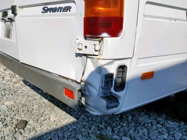 WDYPD744955801193 - 2005 FREIGHTLINER SPRINTER 2 WHITE photo 10