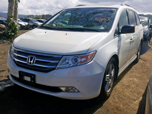 5FNRL5H96DB078739 - 2013 HONDA ODYSSEY TO WHITE photo 2