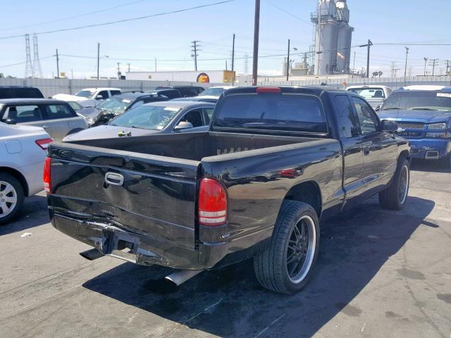 1B7GL22N8YS633453 - 2000 DODGE DAKOTA BLACK photo 4