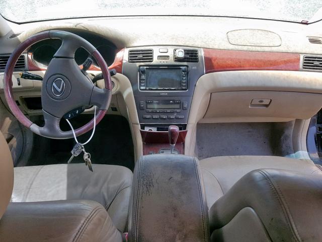 JTHBF30G020047665 - 2002 LEXUS ES 300 GRAY photo 9