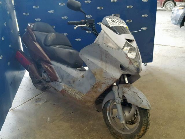 JH2PF01154K200555 - 2004 HONDA FSC600 D SILVER photo 1