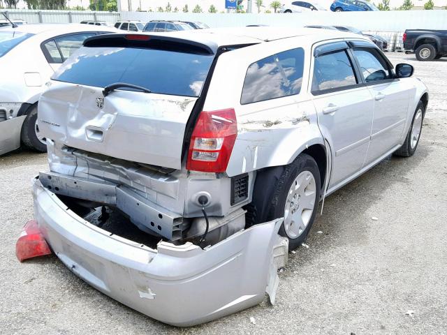 2D4FV47T27H641579 - 2007 DODGE MAGNUM SE SILVER photo 4