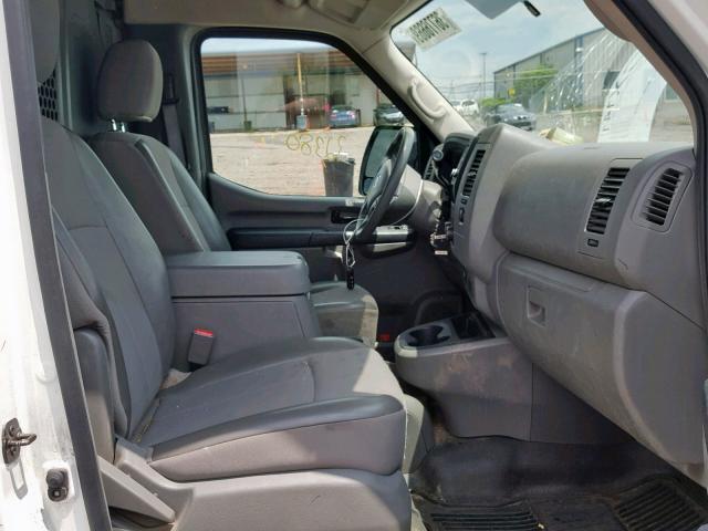 1N6BF0LY1JN800526 - 2018 NISSAN NV 2500 S WHITE photo 5