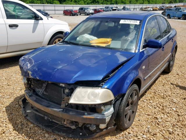 WVWRH63B02P362338 - 2002 VOLKSWAGEN PASSAT GLX BLUE photo 2