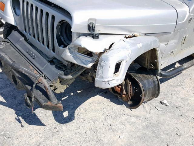 1J4FA44S75P308575 - 2005 JEEP WRANGLER / SILVER photo 9