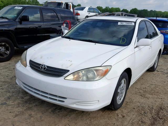 4T1BF32K42U020668 - 2002 TOYOTA CAMRY LE WHITE photo 2