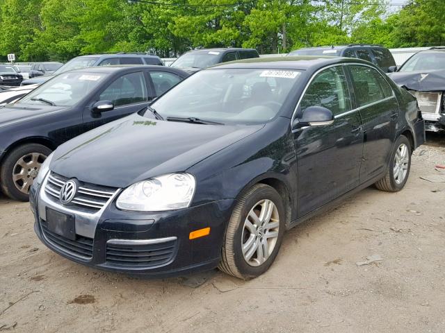 3VWAL7AJ3AM155178 - 2010 VOLKSWAGEN JETTA TDI BLACK photo 2