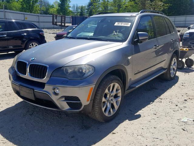 5UXZV4C56BL413905 - 2011 BMW X5 XDRIVE3 SILVER photo 2