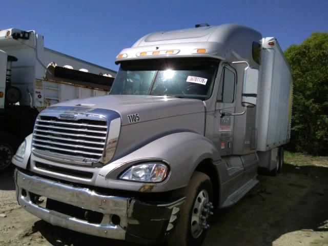 1FUJA6DE97LX82293 - 2007 FREIGHTLINER CONVENTION SILVER photo 2