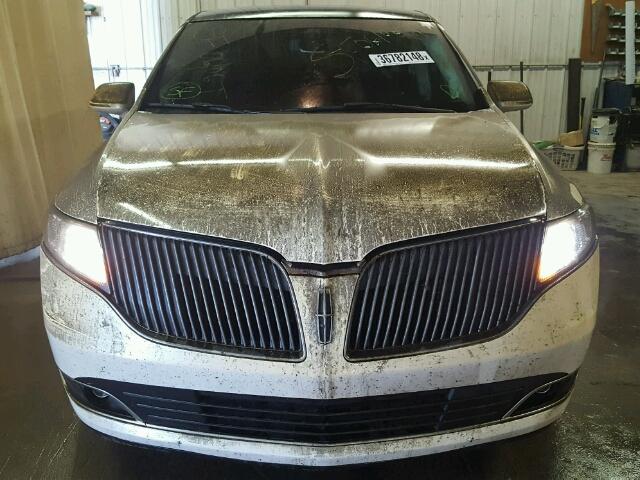 2LMHJ5AT0DBL56779 - 2013 LINCOLN MKT WHITE photo 9