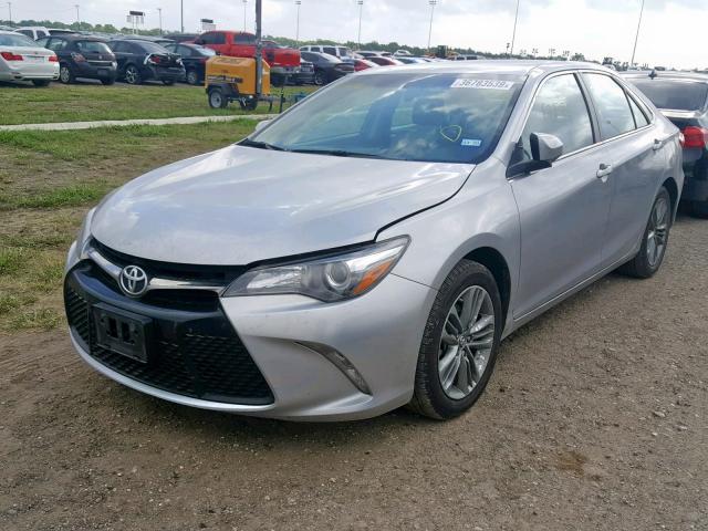 4T1BF1FK9HU689722 - 2017 TOYOTA CAMRY LE SILVER photo 2