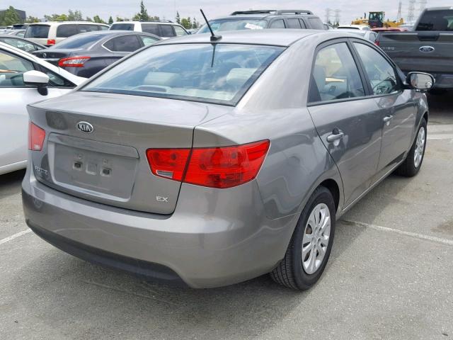 KNAFU4A20A5309863 - 2010 KIA FORTE EX GRAY photo 4