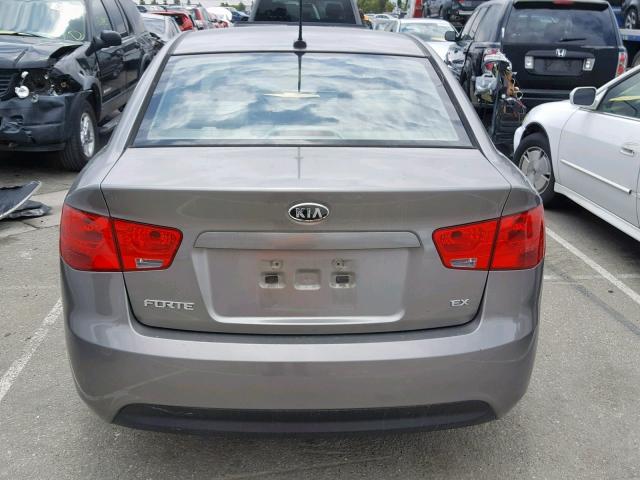 KNAFU4A20A5309863 - 2010 KIA FORTE EX GRAY photo 9