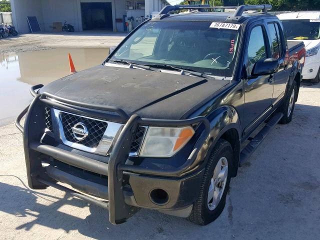 1N6AD07U07C452067 - 2007 NISSAN FRONTIER C BLACK photo 2