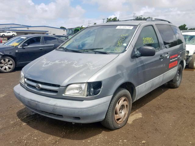 4T3ZF13CXYU271978 - 2000 TOYOTA SIENNA LE GRAY photo 2