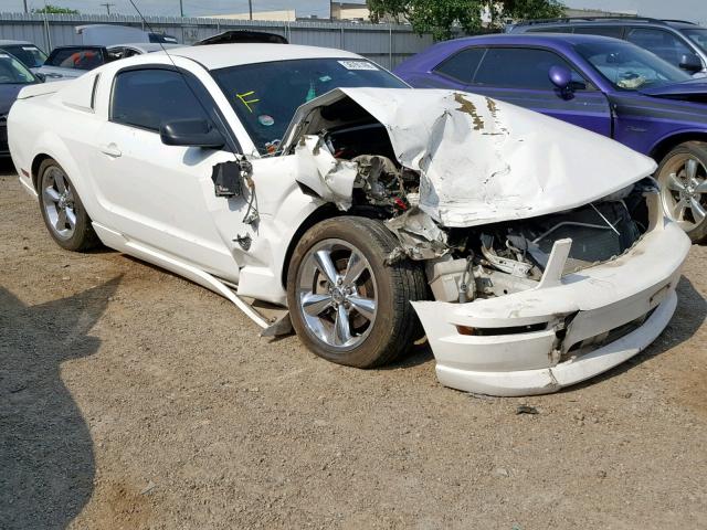 1ZVHT82H295101792 - 2009 FORD MUSTANG GT WHITE photo 1