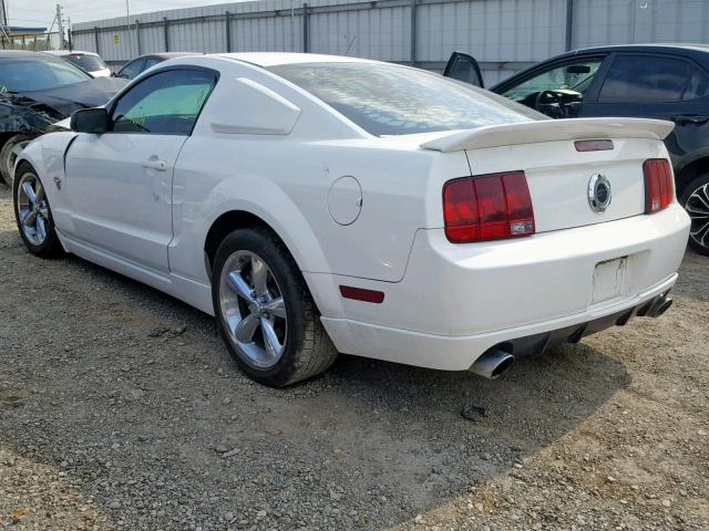 1ZVHT82H295101792 - 2009 FORD MUSTANG GT WHITE photo 3