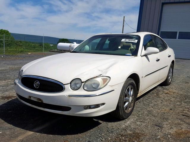 2G4WD582561292612 - 2006 BUICK LACROSSE C WHITE photo 2