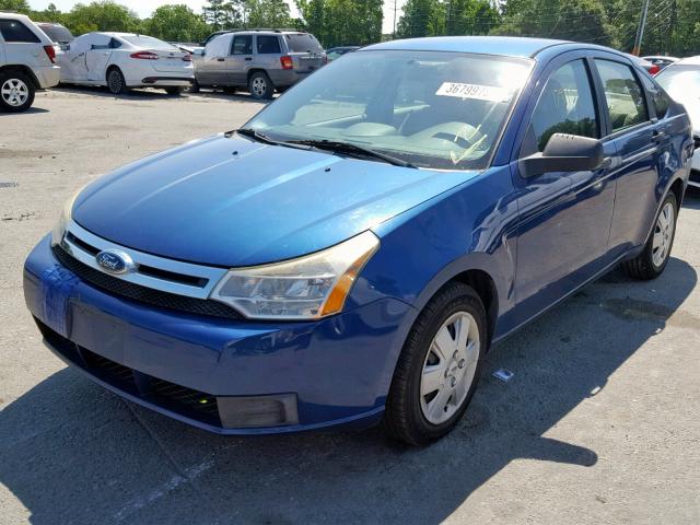 1FAHP34NX8W264041 - 2008 FORD FOCUS S/SE BLUE photo 2