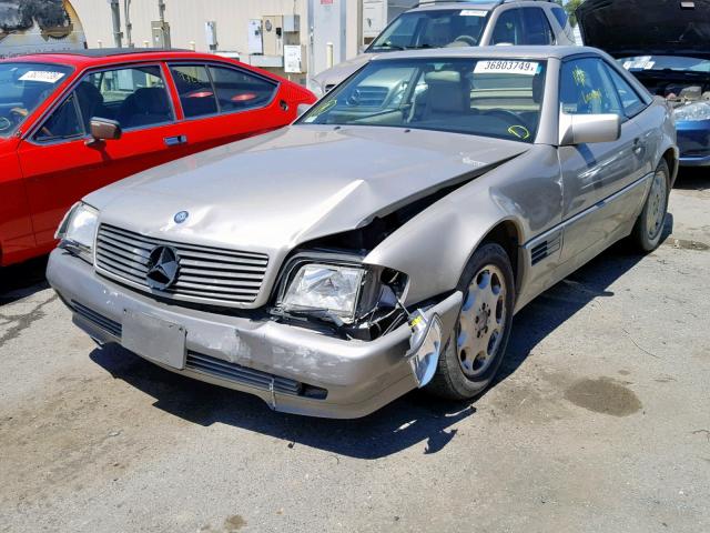 WDBFA63E6SF122345 - 1995 MERCEDES-BENZ SL 320 GOLD photo 2