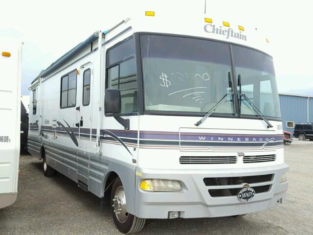 3FCNF53S1XJA02170 - 1999 WINNEBAGO CHIEFTAIN WHITE photo 1