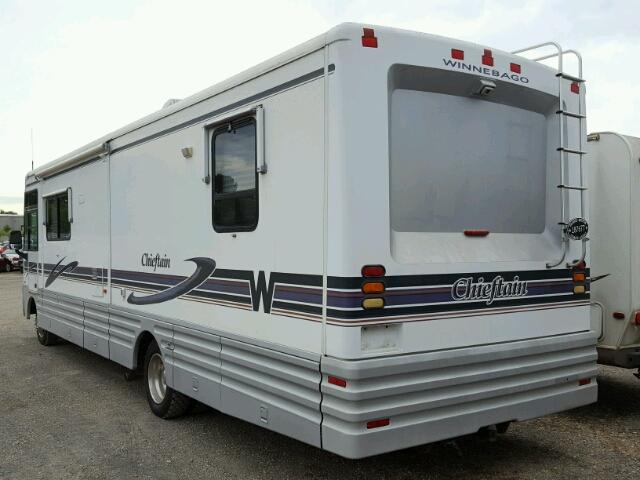 3FCNF53S1XJA02170 - 1999 WINNEBAGO CHIEFTAIN WHITE photo 3