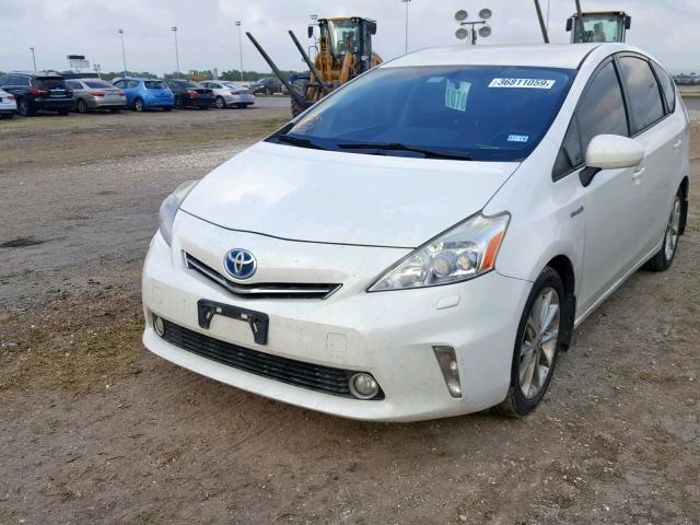 JTDZN3EU7C3022246 - 2012 TOYOTA PRIUS V WHITE photo 2