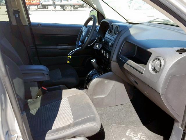 1J4NF1FB6BD136531 - 2011 JEEP COMPASS SP 银色 照片 5