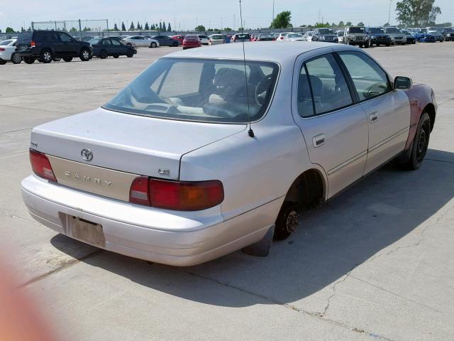 4T1BG12K5TU730634 - 1996 TOYOTA CAMRY DX RED photo 4