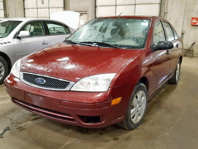 1FAHP34NX7W184639 - 2007 FORD FOCUS ZX4 MAROON photo 2