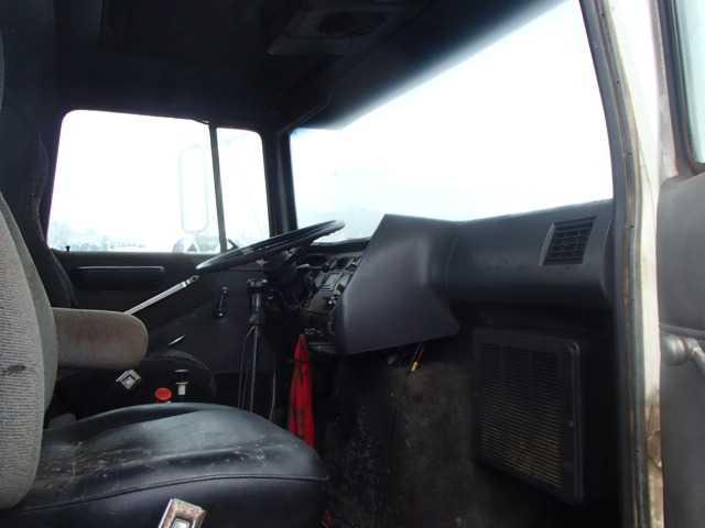 AFDYA90W1JVA27323 - 1988 FORD L9000 WHITE photo 6