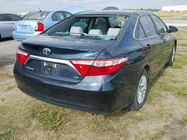 4T1BF1FK6HU694781 - 2017 TOYOTA CAMRY LE BLUE photo 4