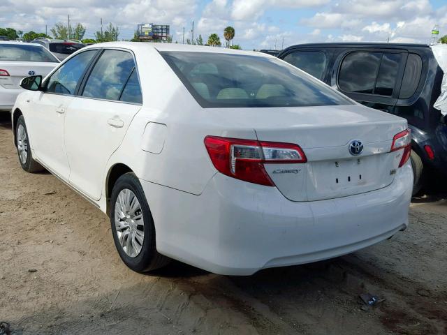 4T1BD1FK0CU004375 - 2012 TOYOTA CAMRY HYBR WHITE photo 3