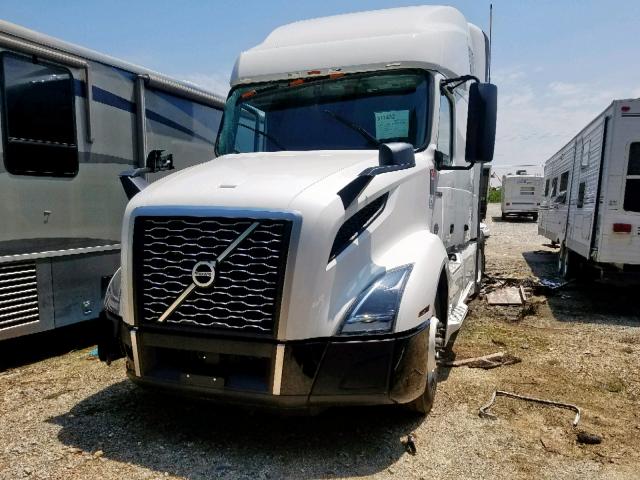 4V4NC9EH4KN902841 - 2019 VOLVO VN VNL WHITE photo 2