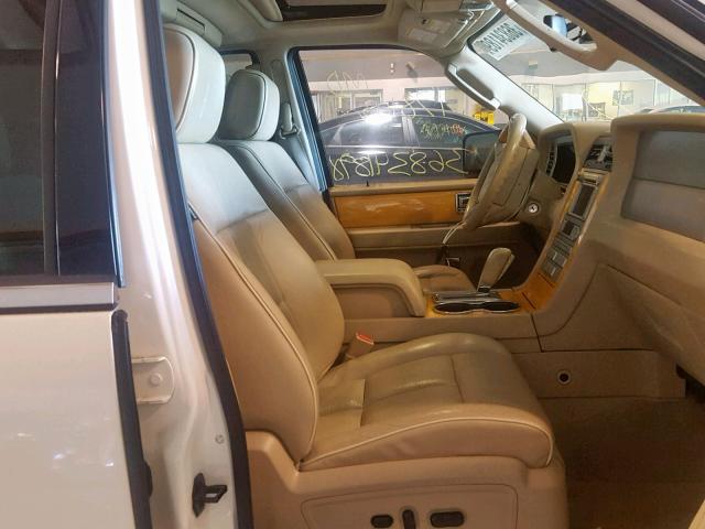 5LMFU28547LJ21206 - 2007 LINCOLN NAVIGATOR WHITE photo 5