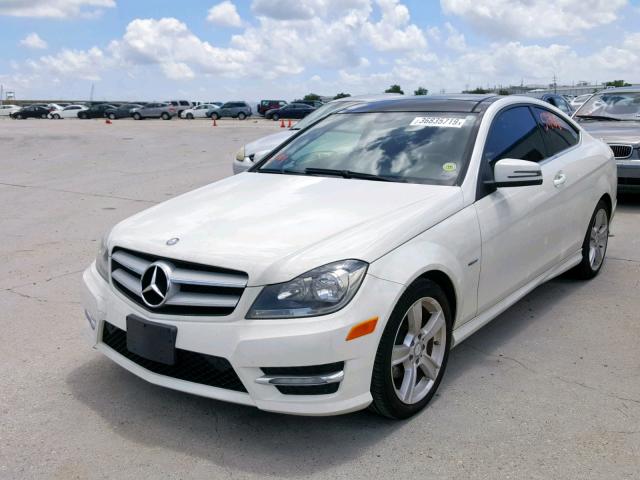 WDDGJ4HB6CF820616 - 2012 MERCEDES-BENZ C 250 WHITE photo 2