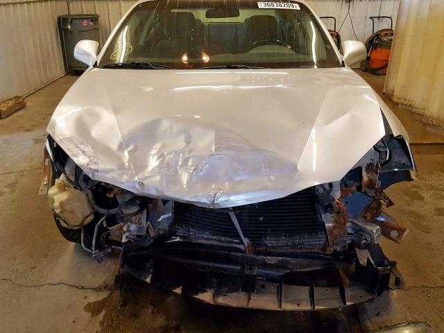 2G2WS522741159077 - 2004 PONTIAC GRAND PRIX SILVER photo 9