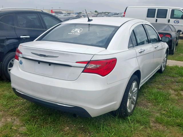 1C3CCBBBXDN734818 - 2013 CHRYSLER 200 TOURIN WHITE photo 4