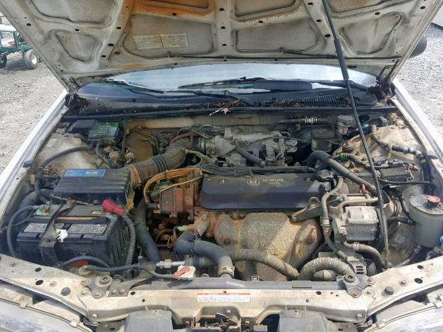 1HGCB7548NA123687 - 1992 HONDA ACCORD DX WHITE photo 7