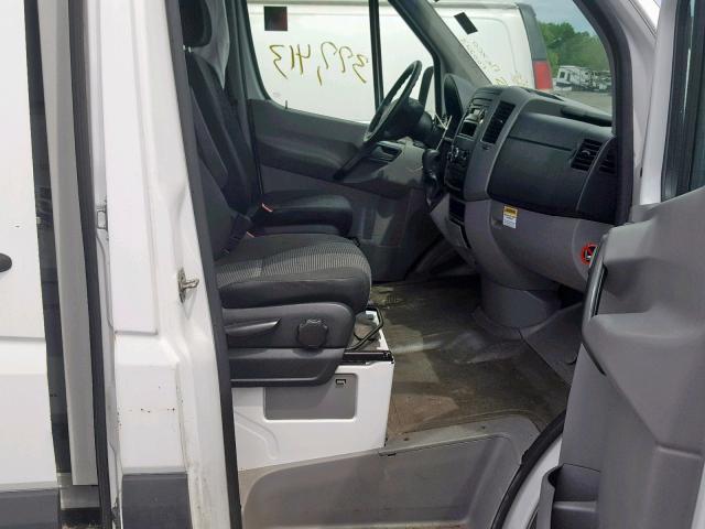 WD3PF1CC8D5756834 - 2013 MERCEDES-BENZ SPRINTER 3 WHITE photo 5