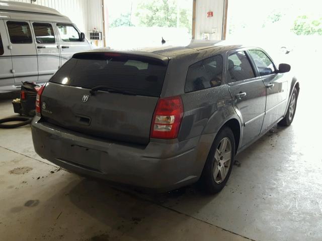 2D4FV47TX8H178026 - 2008 DODGE MAGNUM GRAY photo 4