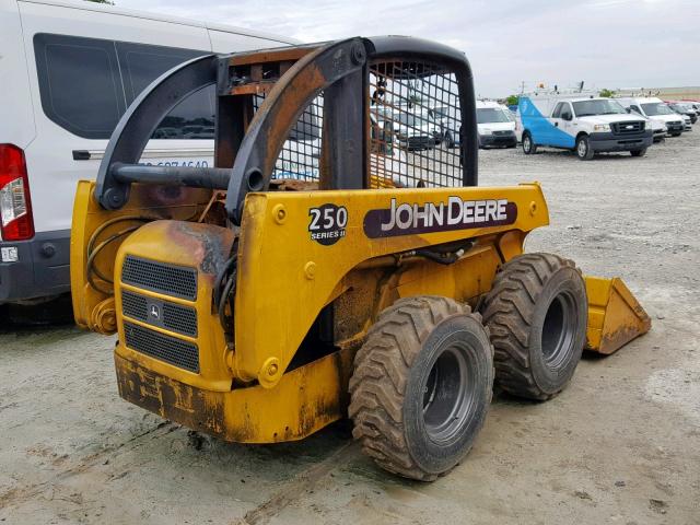 53135688 - 2004 JOHN DEERE 250 YELLOW photo 4
