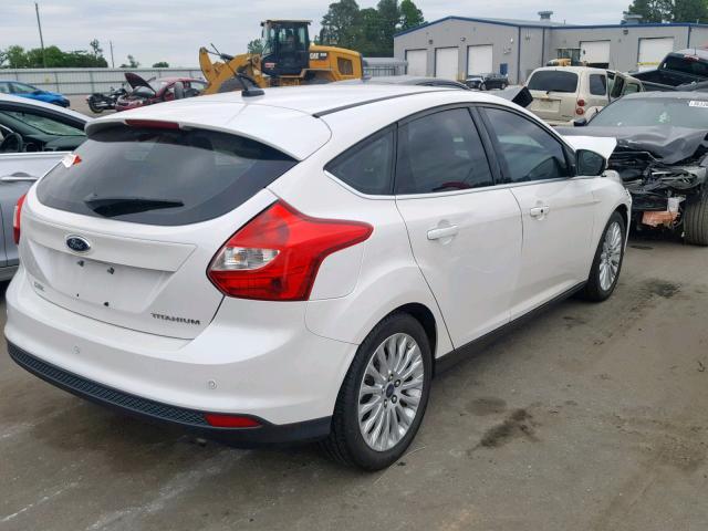 1FAHP3N26CL444602 - 2012 FORD FOCUS TITA WHITE photo 4