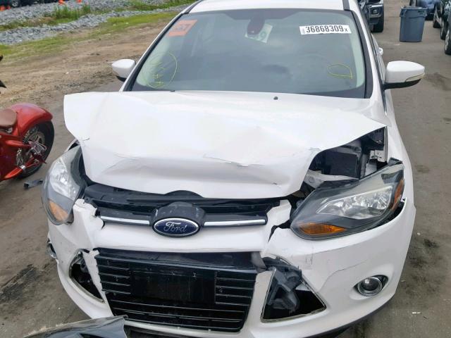 1FAHP3N26CL444602 - 2012 FORD FOCUS TITA WHITE photo 9