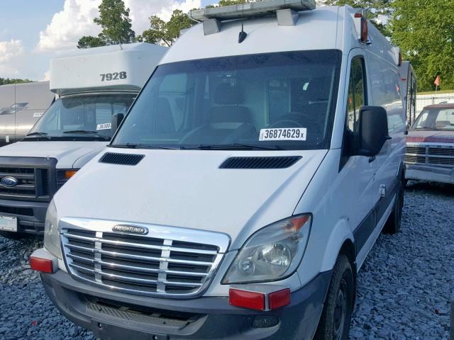 WDYPE7CC5A5442117 - 2010 FREIGHTLINER SPRINTER 2 WHITE photo 2