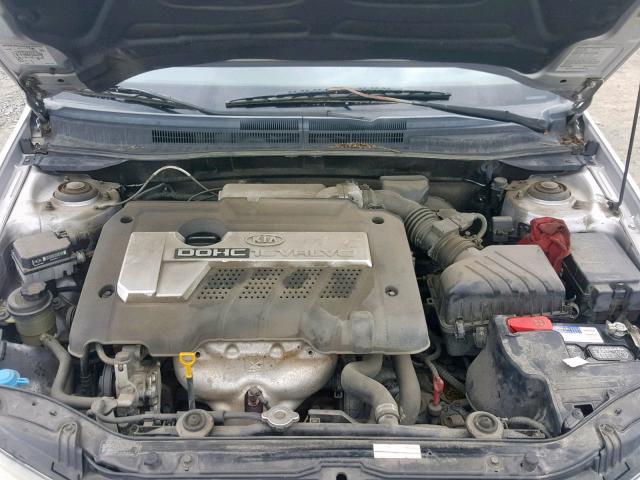 KNAFE161555113810 - 2005 KIA SPECTRA5 SILVER photo 7