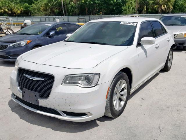 2C3CCAAG7FH820199 - 2015 CHRYSLER 300 LIMITE WHITE photo 2