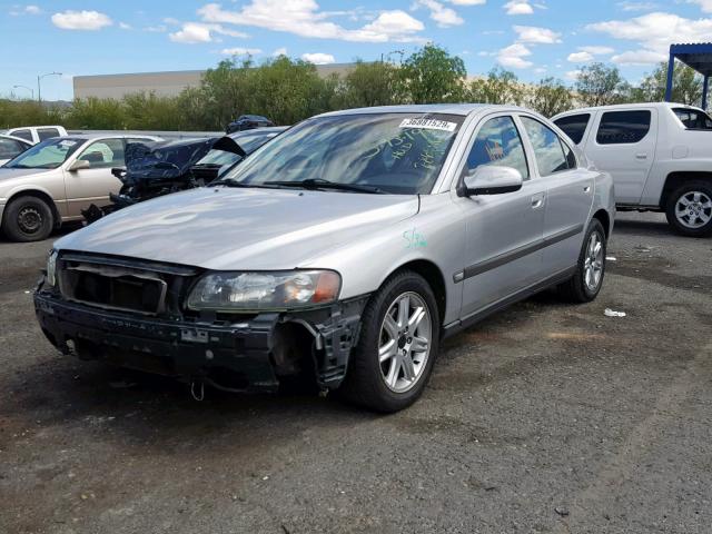 YV1RS61R522118046 - 2002 VOLVO S60 SILVER photo 2