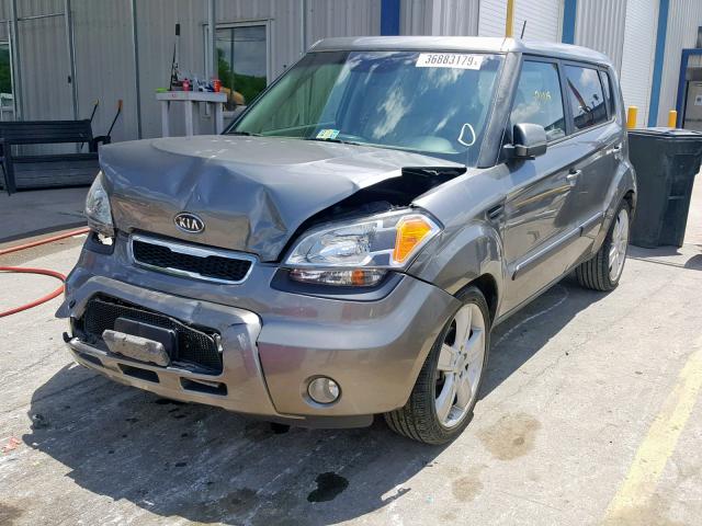 KNDJT2A29B7239094 - 2011 KIA SOUL + SILVER photo 2